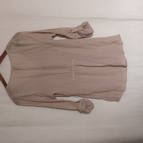 Daytrip Light Tan Crepe Long Sleeve Button Up Lace Chest Size Extra Large - Picture 7 of 7